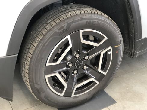 New 2026 Jeep Cherokee Limited image 2