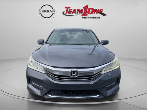 Used 2017 Honda Accord EX-L image 2