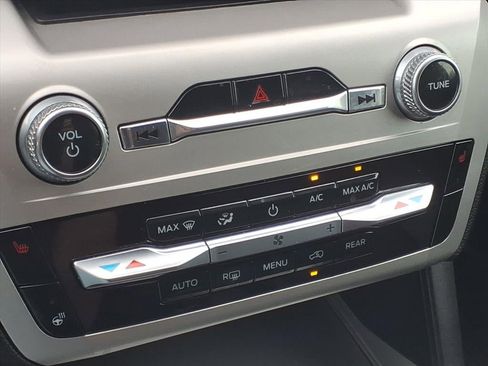 Certified 2022 Ford Explorer XLT w/ Equipment Group 202A image 29