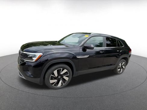Used 2025 Volkswagen Atlas Cross Sport SE FWD image 7