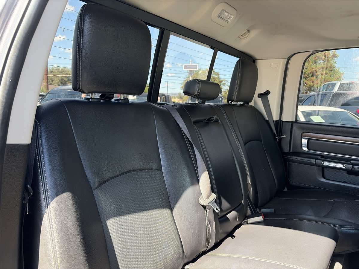 Used 2016 RAM 1500 Laramie w/ Convenience Group AWD/4WD image 19
