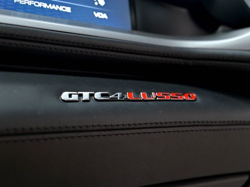 Used 2017 Ferrari GTC4Lusso AWD/4WD image 61