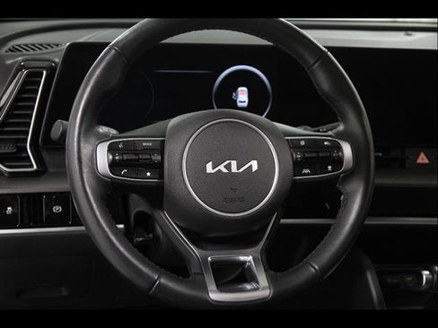 Used 2025 Kia Sportage SX FWD image 7