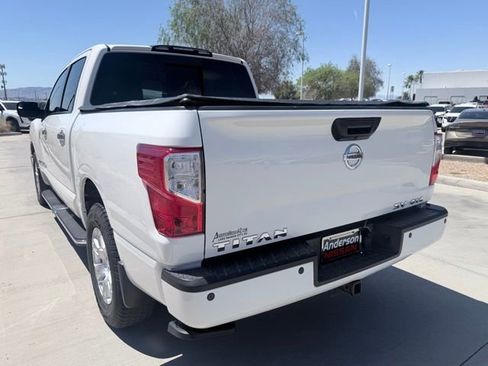 Used 2019 Nissan Titan SV w/ SV Convenience Package AWD/4WD image 6