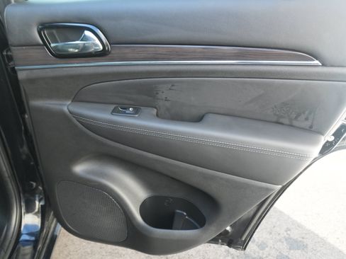 Used 2020 Jeep Grand Cherokee Overland AWD/4WD image 29