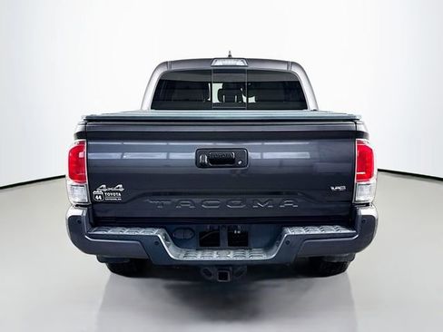 Used 2018 Toyota Tacoma Limited image 5