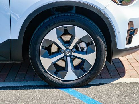 Used 2026 Volvo XC40 B5 Plus w/ Protection Package Premier image 11