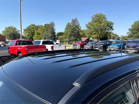 Used 2024 Jeep Compass Trailhawk image 11