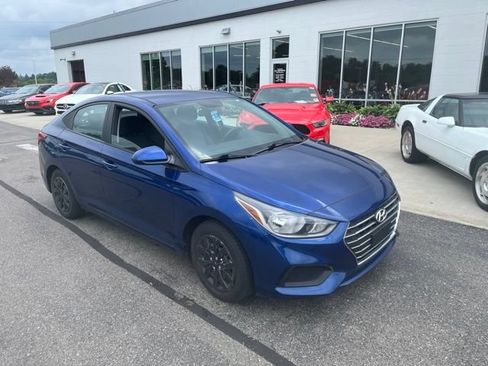 Used 2021 Hyundai Accent SE FWD image 1