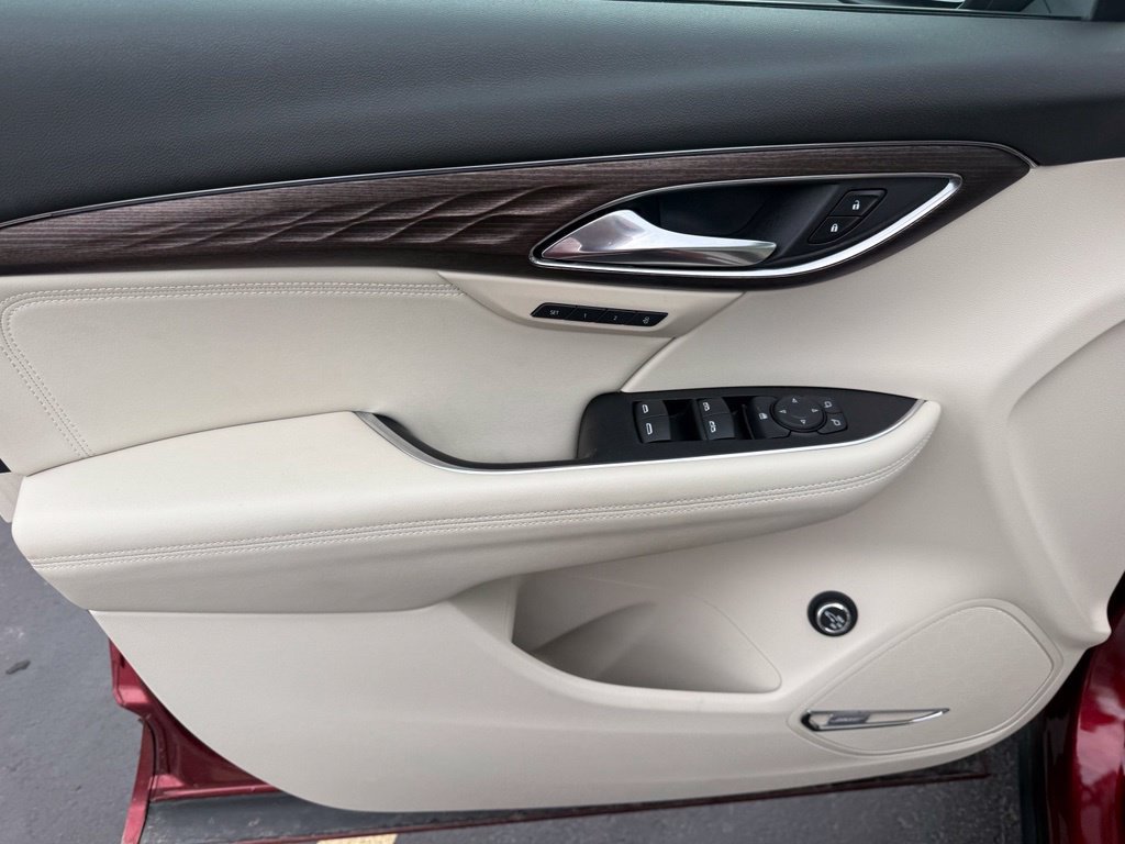 Used 2023 Buick Envision Avenir AWD/4WD image 21