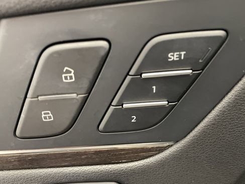 Used 2023 Audi Q5 2.0T Premium w/ Convenience Package image 10