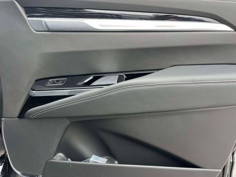 Used 2025 Cadillac Escalade Sport w/ Touring Package image 22