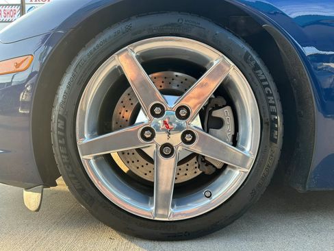 Used 2005 Chevrolet Corvette Coupe w/ Preferred Equipment Group RWD image 23