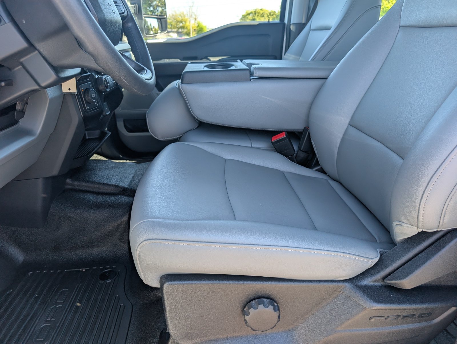 Used 2025 Ford F250 XL AWD/4WD image 15