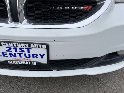 Used 2018 Dodge Grand Caravan SXT image 3