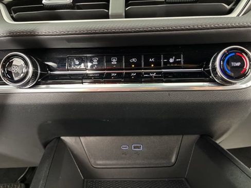 Used 2025 Chevrolet Equinox LT FWD image 26