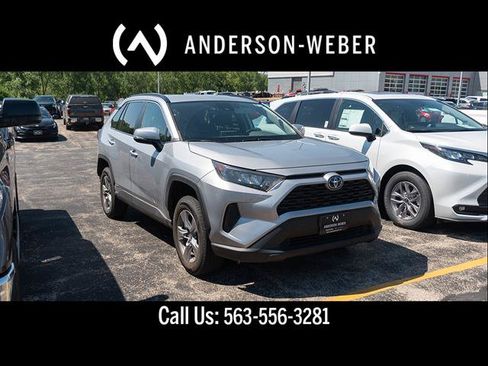 Used 2022 Toyota RAV4 LE AWD/4WD image 1