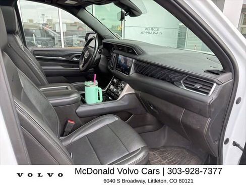 Used 2021 GMC Yukon Denali w/ Denali Premium Package image 10