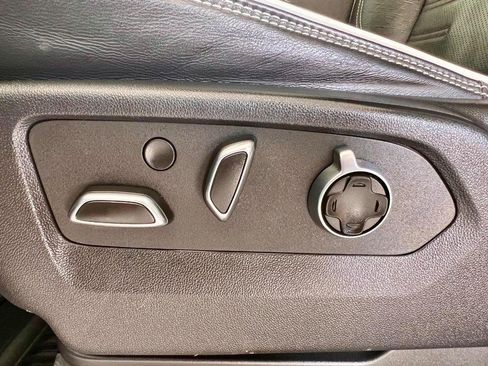 Used 2023 GMC Sierra 1500 AT4X image 32