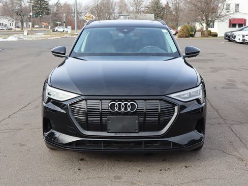 Used 2021 Audi e-tron Prestige w/ Prestige Package image 2
