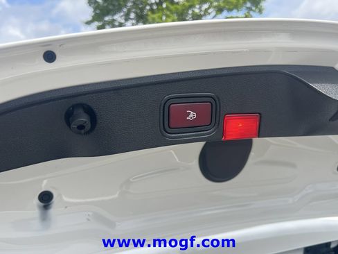 Used 2018 Mercedes-Benz C 300 4MATIC Cabriolet image 21