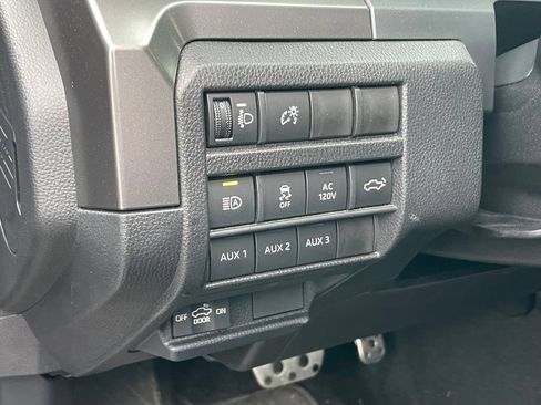 Used 2025 Toyota Tacoma TRD Sport w/ TRD Sport Premium Package AWD/4WD image 11