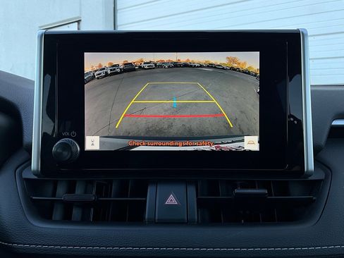 Used 2025 Toyota RAV4 XLE image 32