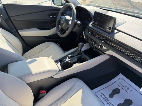 Used 2025 Honda Accord SE image 26