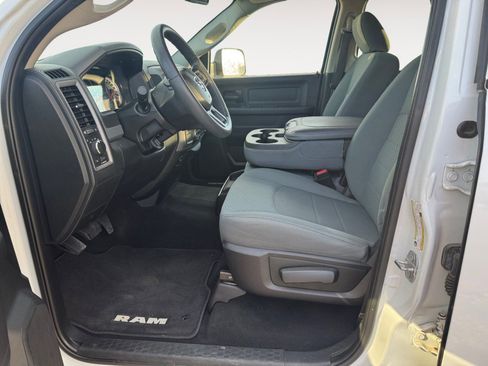 Used 2018 RAM 3500 Tradesman w/ Chrome Appearance Group image 9