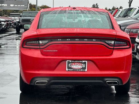 Used 2022 Dodge Charger SXT w/ Leather Interior Group image 5