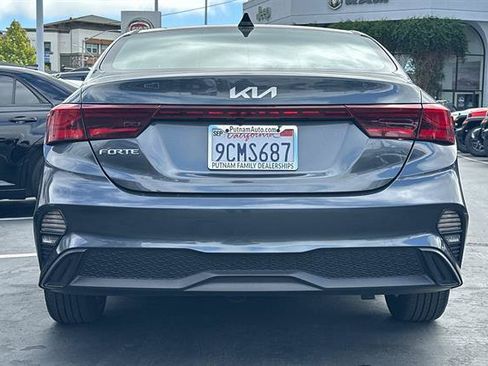 Used 2023 Kia Forte LXS w/ LXS Technology Package FWD image 4