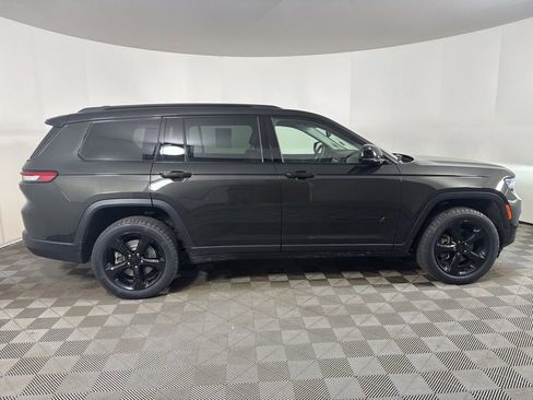 Used 2023 Jeep Grand Cherokee L Limited w/ Black Appearance Package AWD/4WD image 7