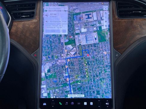 Used 2020 Tesla Model S Long Range Plus image 26