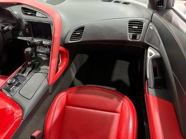 Used 2015 Chevrolet Corvette Z06 w/ 3LZ Preferred Equipment Group RWD image 12