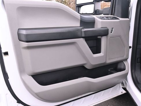 Used 2022 Ford F350 XL w/ Power Equipment Group image 11