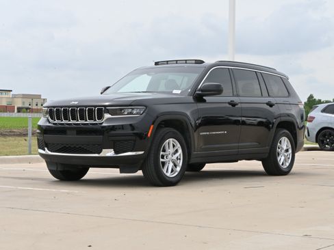 Used 2024 Jeep Grand Cherokee L Laredo w/ Luxury Tech Group I AWD/4WD image 5