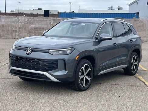 New 2026 Volkswagen Tiguan SE AWD/4WD image 1