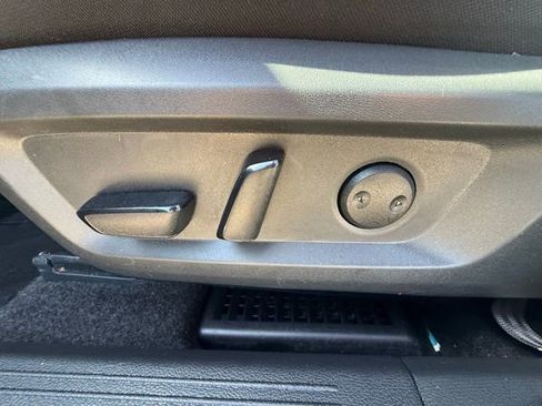 Used 2023 Nissan Rogue SV FWD image 15