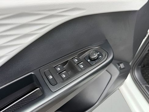 Used 2022 Volkswagen Taos S image 19