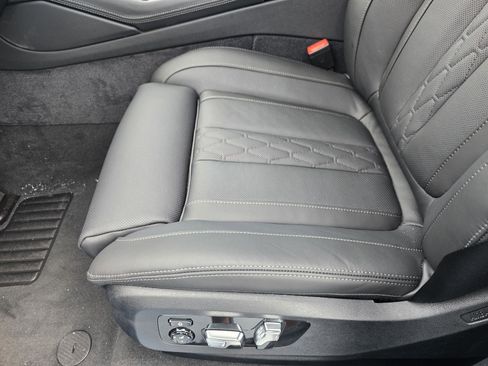 New 2026 BMW X6 M60i w/ Executive Package image 17