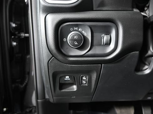 Used 2025 RAM 1500 Big Horn AWD/4WD image 23