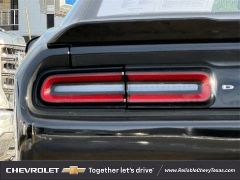 Used 2022 Dodge Challenger GT image 8