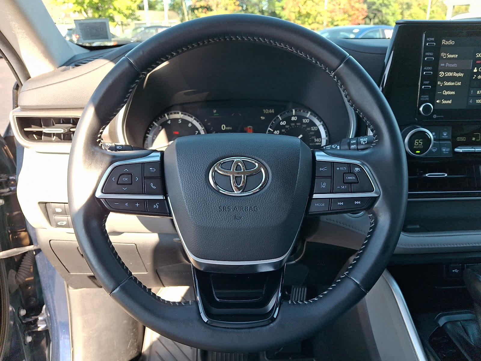 Certified 2021 Toyota Highlander XLE AWD/4WD image 23