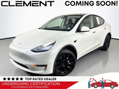 Used 2022 Tesla Model Y Long Range AWD/4WD image 1