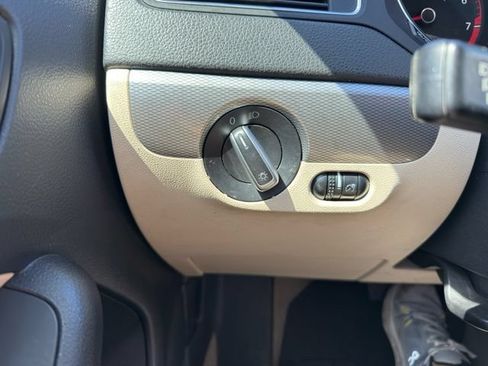 Used 2015 Volkswagen Jetta SE FWD image 27