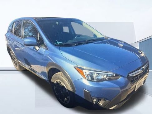Used 2023 Subaru Crosstrek 2.0i Premium image 3