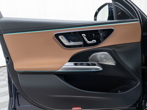 New 2026 Mercedes-Benz E 53 AMG e 4MATIC Sedan image 10