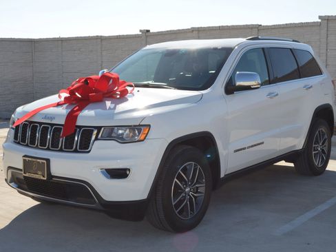 Used 2018 Jeep Grand Cherokee Limited RWD image 1