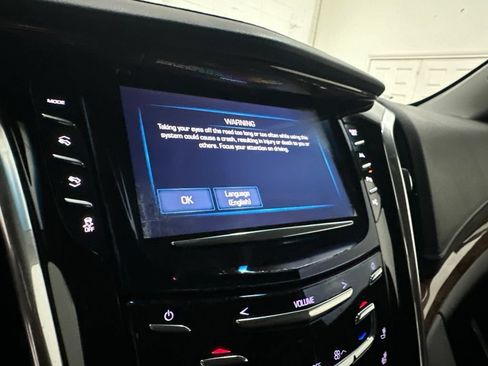 Used 2017 Cadillac Escalade ESV Luxury AWD/4WD image 44