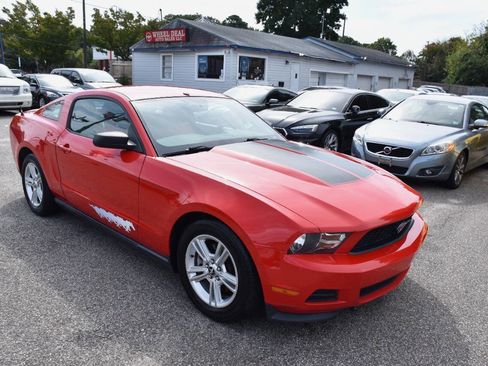 Used 2012 Ford Mustang V6 Premium 2dr Fastback image 4